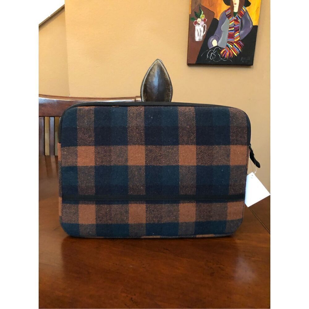 BUFFALO PLAID - 🎉HP🎉NWT - Padded Brown & Black Wool Laptop Sleeve - 16" Diagonal